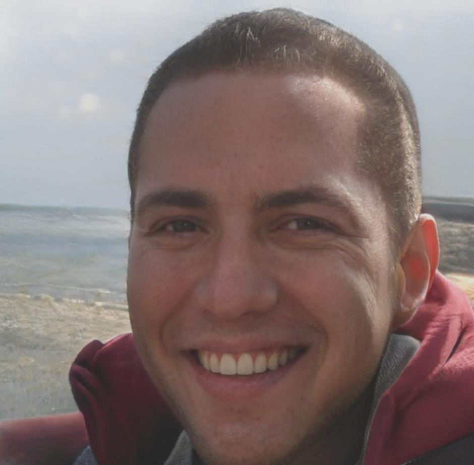 Portrait de Maxence Dubreuil, conseiller en épargne d'urgence